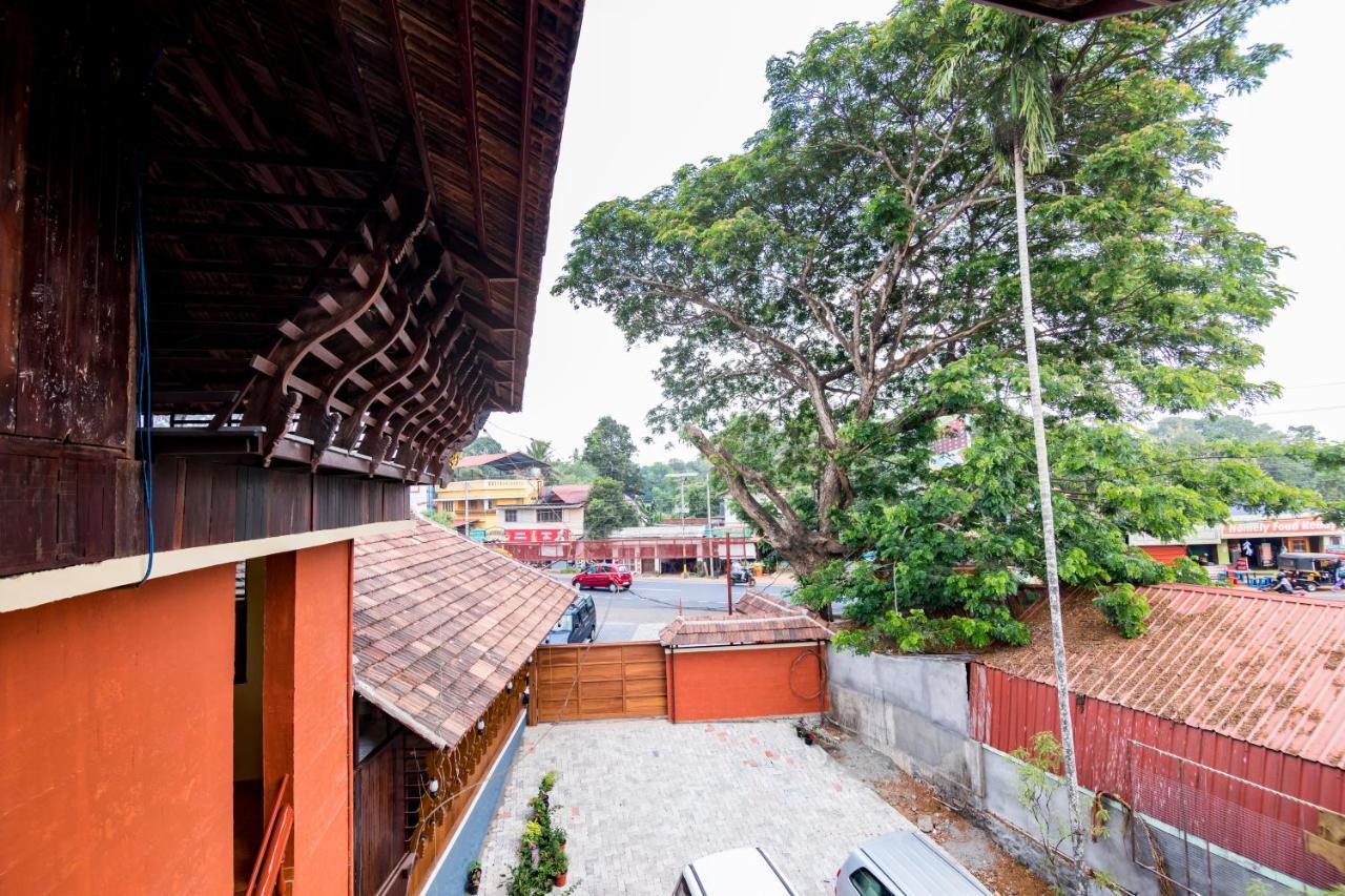 Jk Lodge Kottayam Esterno foto